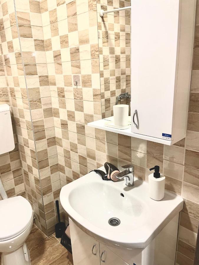 Easy Apartments Ledine Bagian luar foto