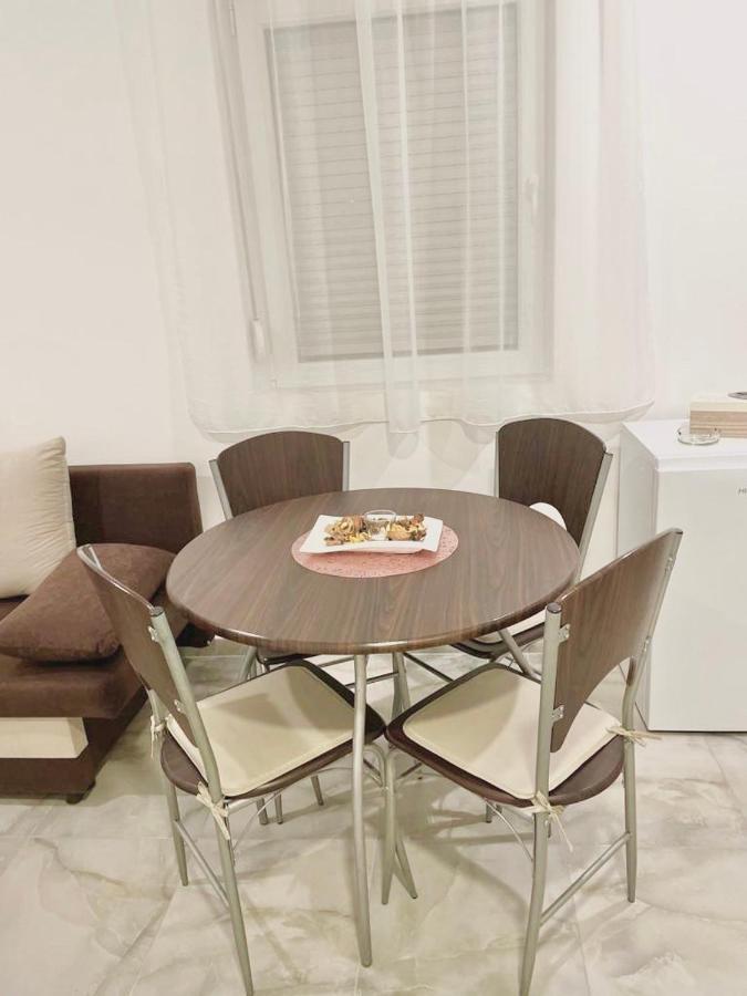 Easy Apartments Ledine Bagian luar foto