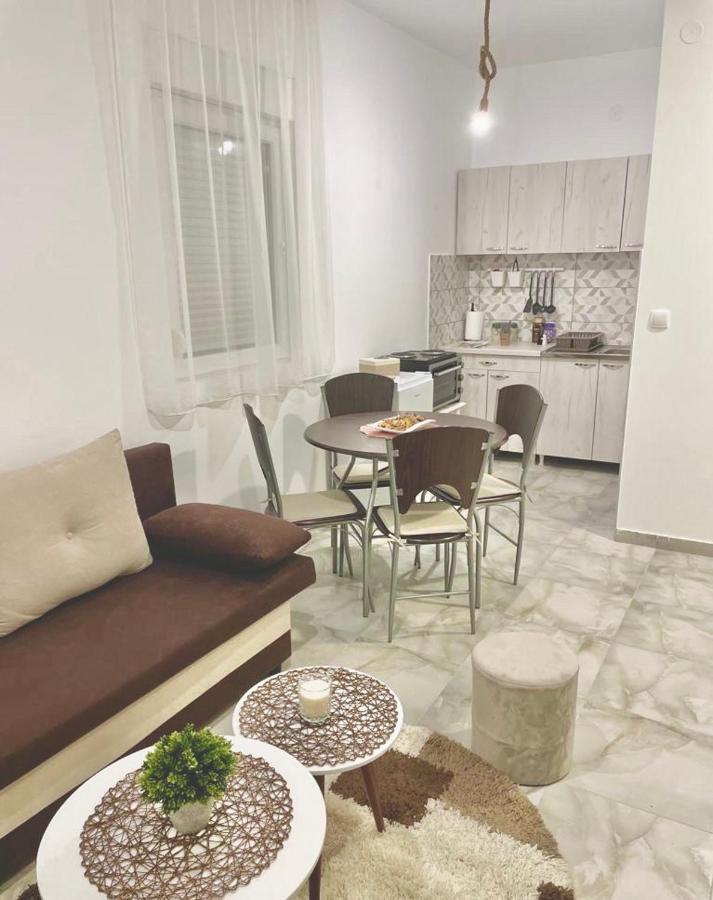 Easy Apartments Ledine Bagian luar foto